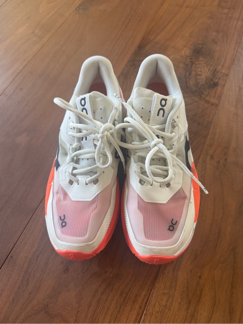 On Running Women's Tennis Sneakers- Roger Pro 2